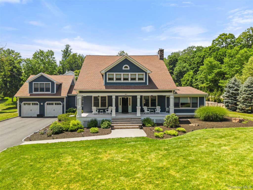 Photo of 211 Strawtown Road, West Nyack, NY 10994 (MLS # 1020221)