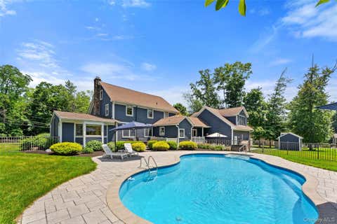 Homes For Sale - 211 Strawtown Road<br/> Rockland County, West Nyack, NY 10994