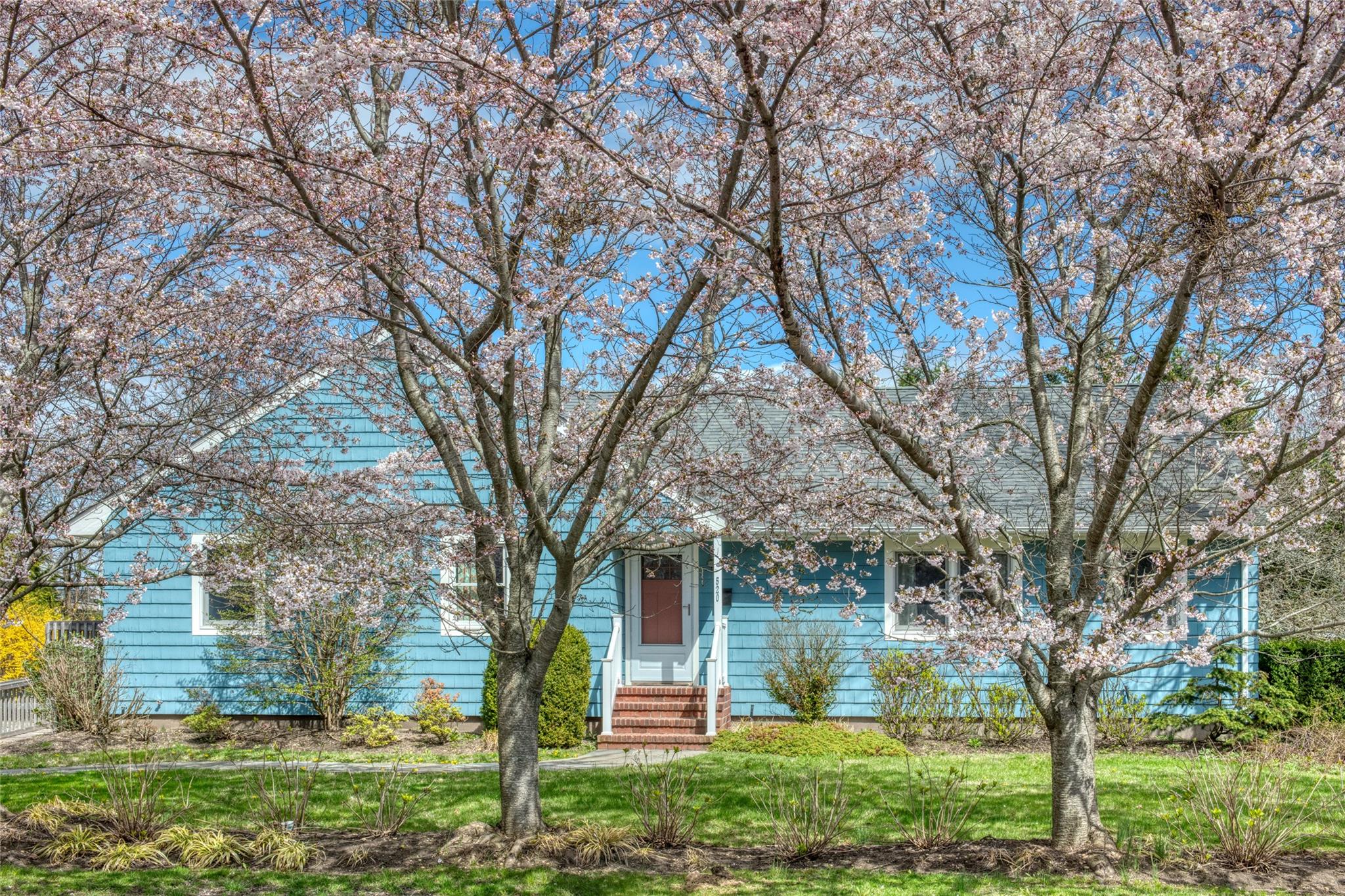 Property for Sale at 4th Street, Greenport, Hamptons, NY - Bedrooms: 3 
Bathrooms: 2  - $925,000