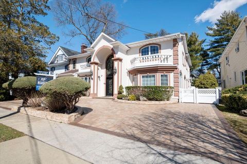 10 Linden Street Woodmere NY 11598