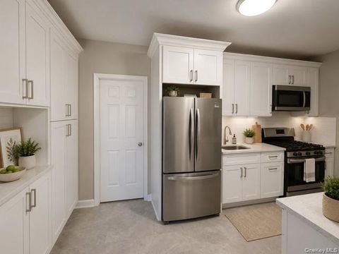 Apartment For Rent - 667 Morris Park Avenue<br/> Bronx County, Bronx, NY 10462