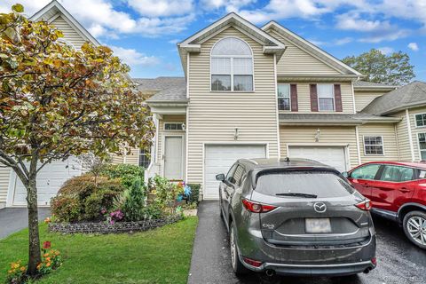 Photo of 48 Crossbar Road, Medford, NY 11763 (MLS # 924437)