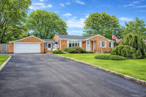 9 Barnes Road Manorville NY 11949