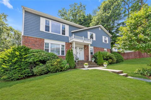 20 Alex Lane Glen Cove NY 11542