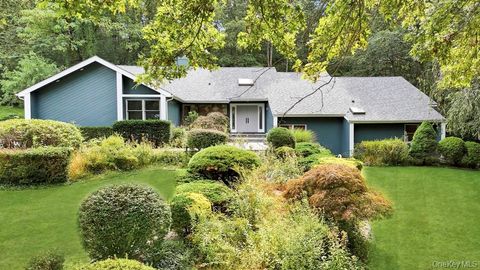 9 Brothers Court Dix Hills NY 11746
