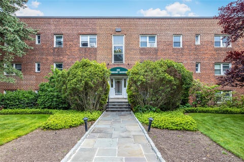 Homes For Sale - 450 Pelham Road #2E<br/> New Rochelle, NY 10805