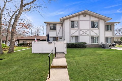 8 Birchwood Road Medford NY 11763