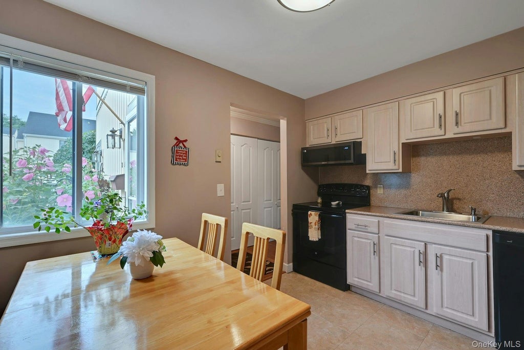 Photo of 26 Kenneth Stuart PL #A, Mohegan Lake, NY 10547 (MLS # 1033189)