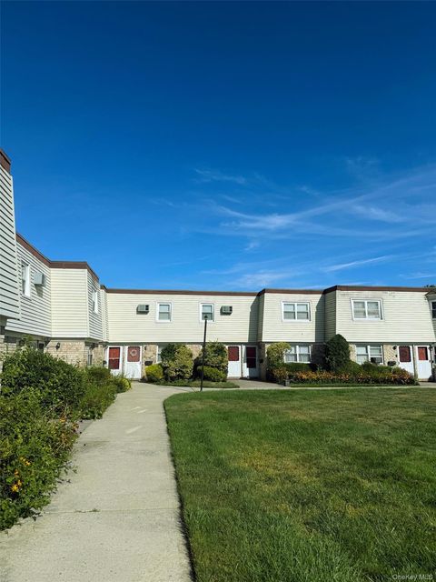 Apartment For Sale - 15 Harrison Avenue #15B<br/> Amityville, NY 11701