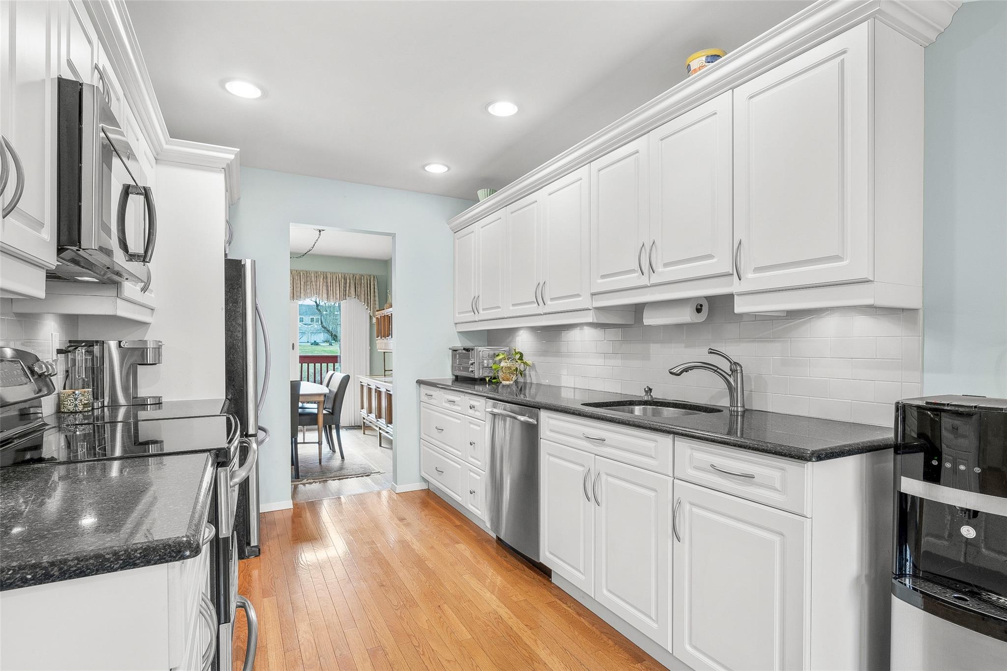 162 Club Court, Ossining, New York image 9