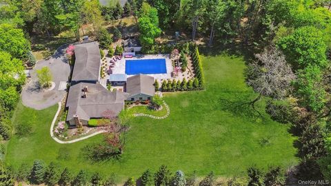 1 Pine Valley Road Upper Brookville NY 11771