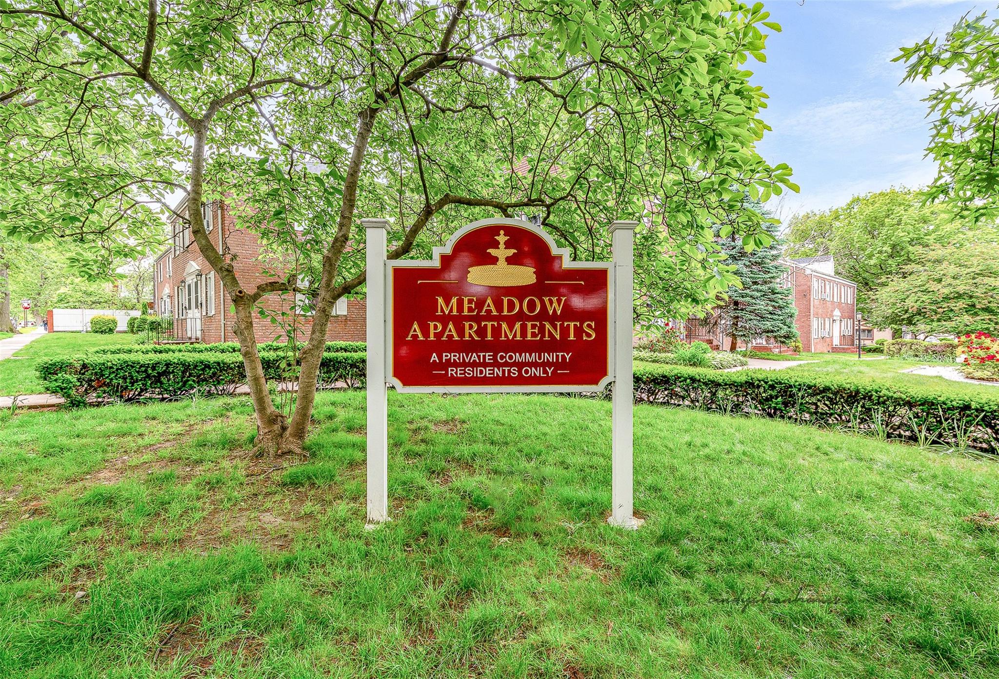 Property for Sale at 64th Road 10, Forest Hills, Queens, NY - Bedrooms: 2 
Bathrooms: 2 
Rooms: 7  - $689,000