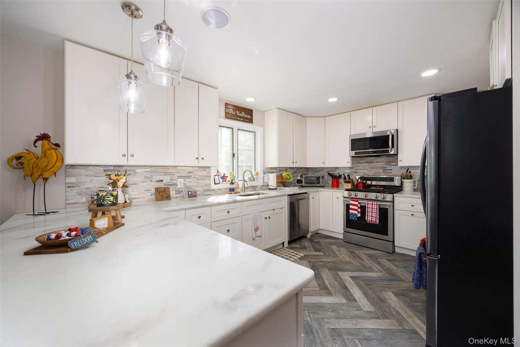 Photo of 20 Cary Road, Hyde Park, NY 12538 (MLS # 1026132)