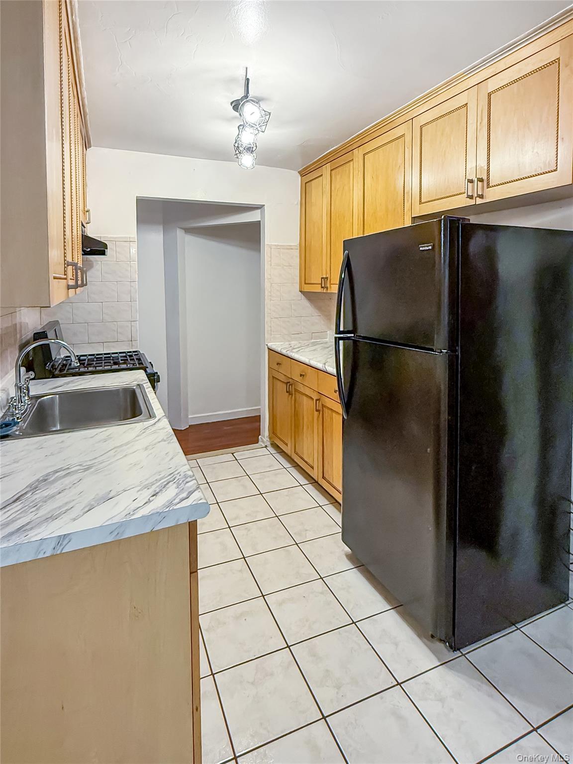 1043 E 57th Street