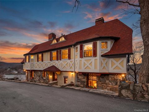 44 Tower Hill Loop Tuxedo Park NY 10987