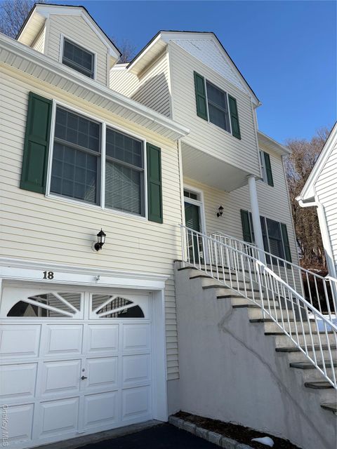 18 Lakeside Drive Valhalla NY 10595