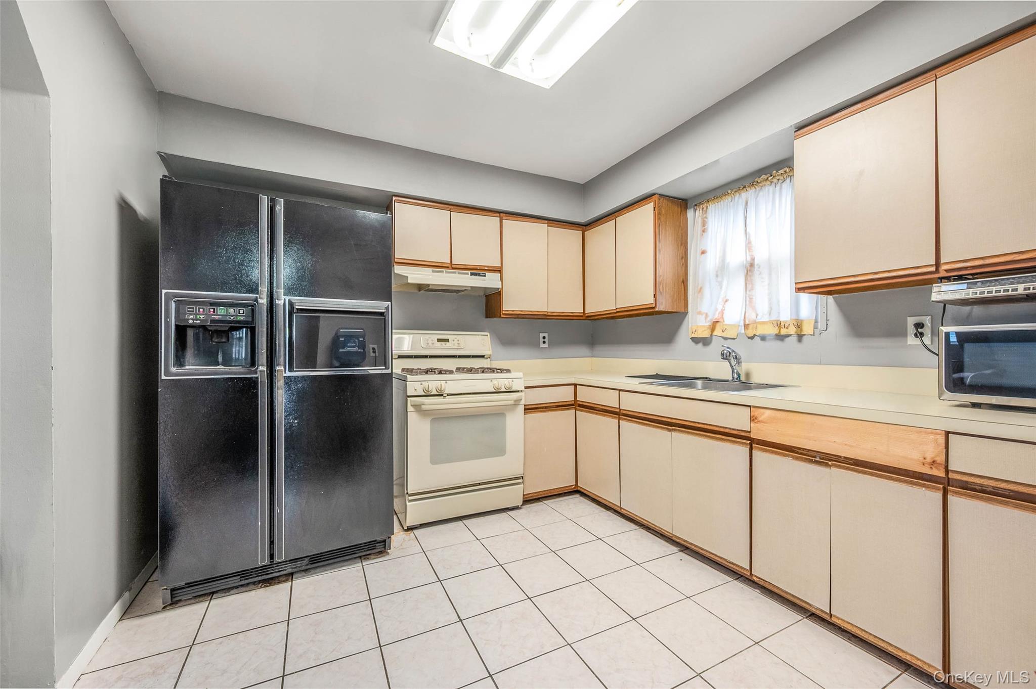 13214 Farmers Boulevard