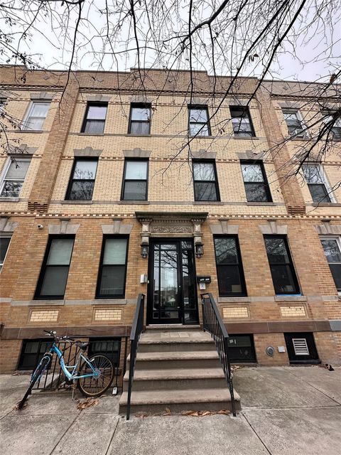 30-60 44th 44th Street Astoria NY 11103