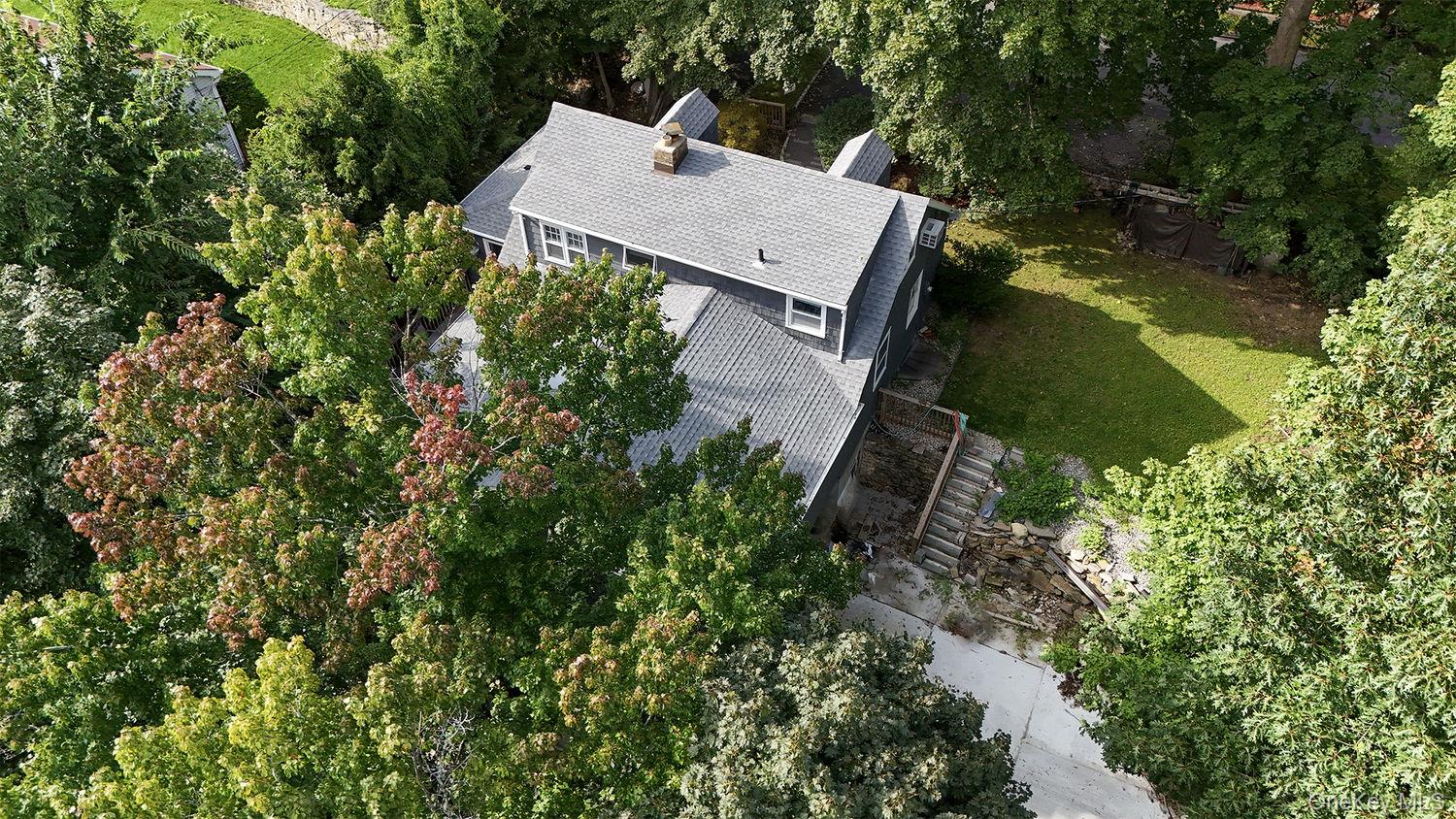 4 W Livingston Street