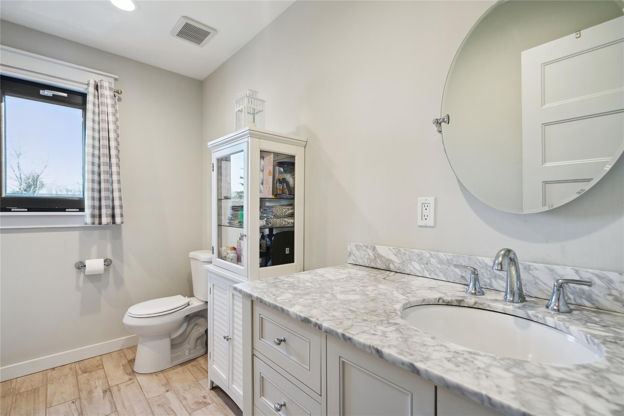 1260 Smithtown Avenue, Bohemia, New York image 28