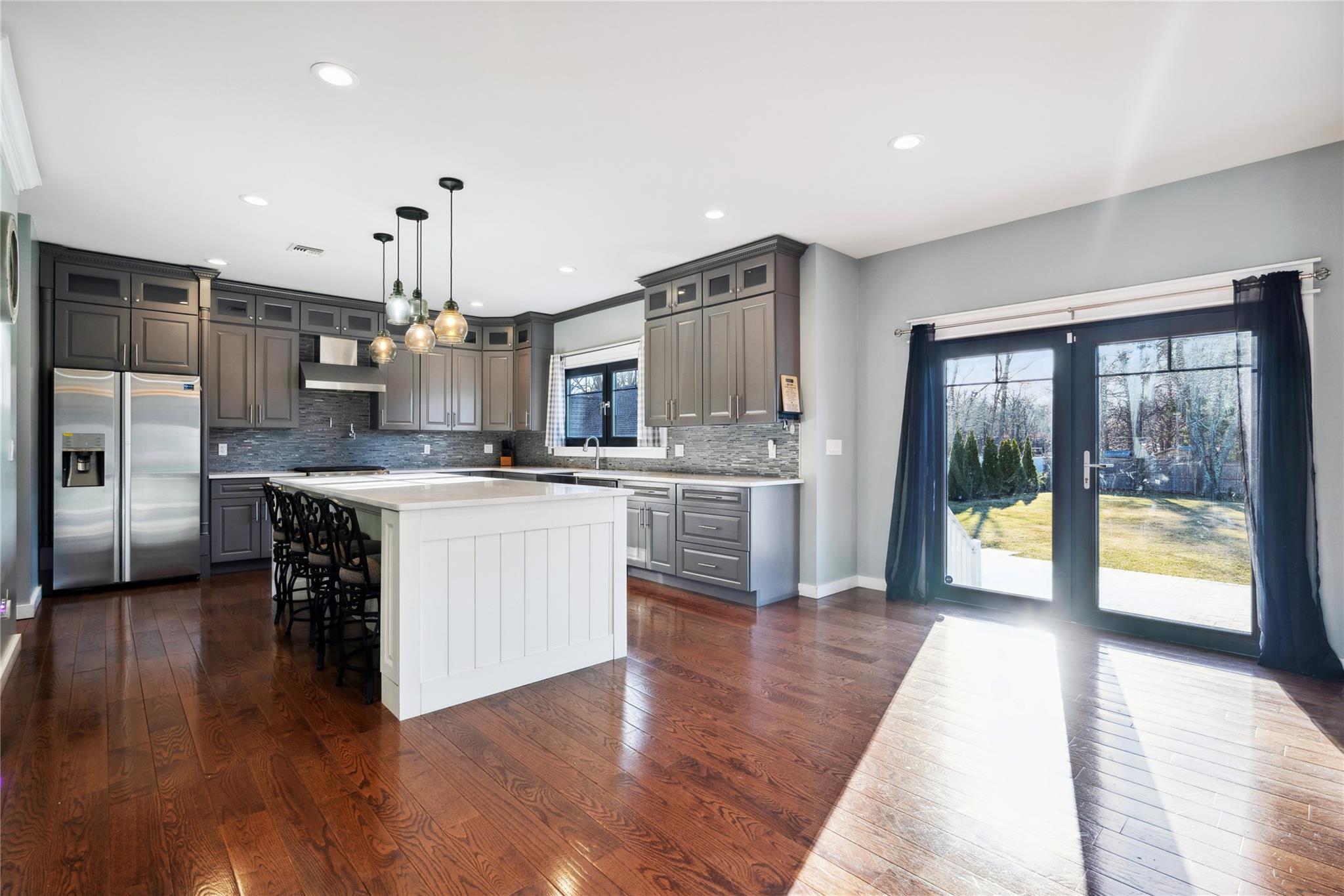 1260 Smithtown Avenue, Bohemia, New York image 19