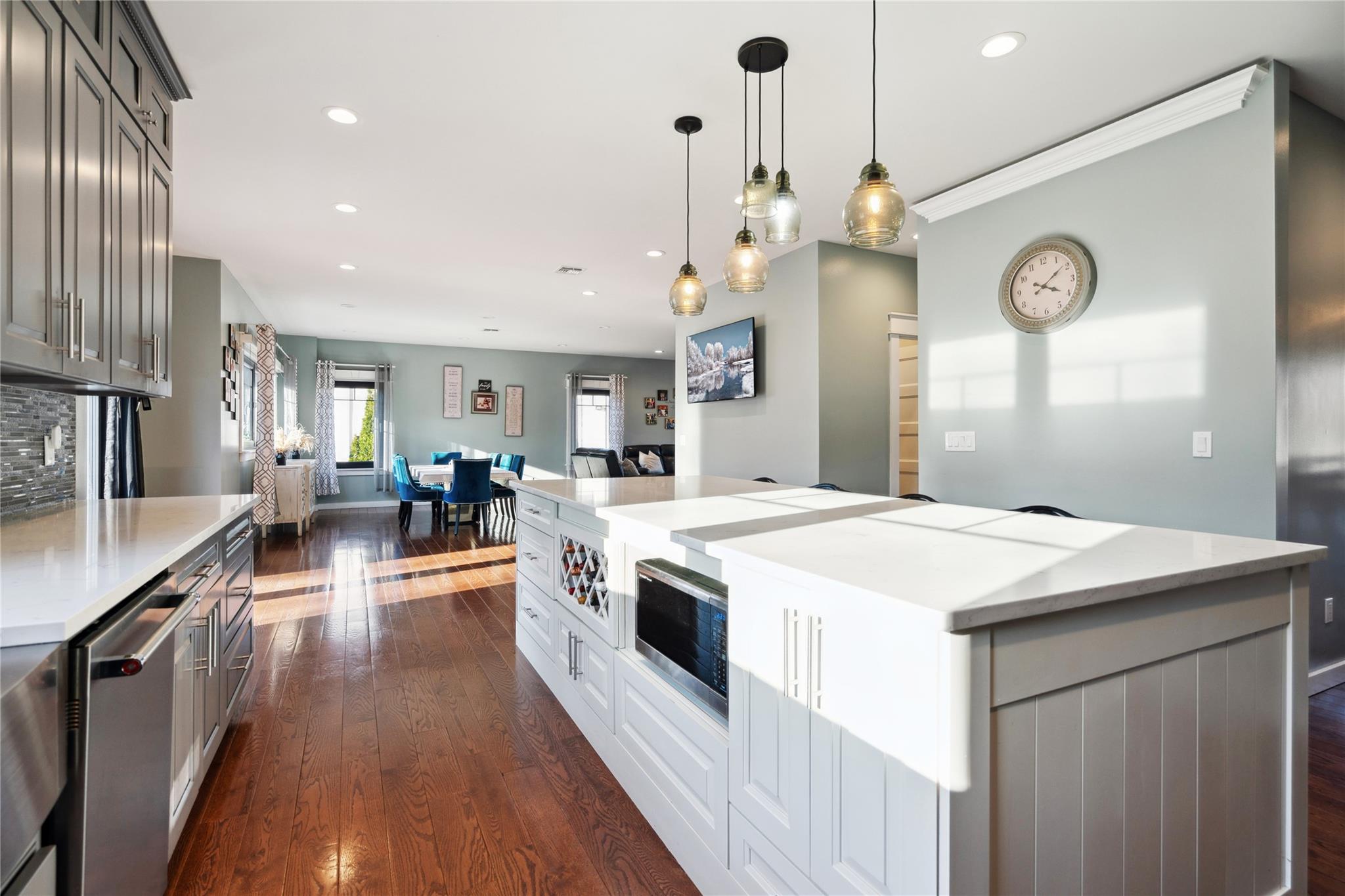 1260 Smithtown Avenue, Bohemia, New York image 23