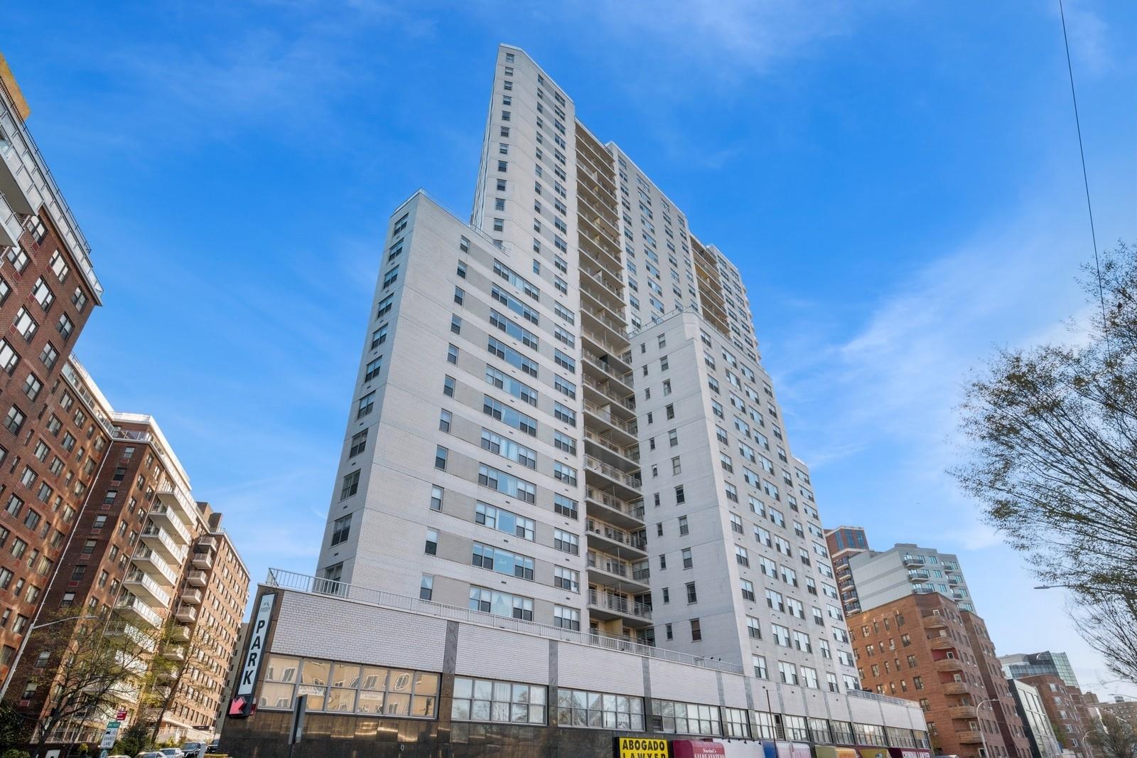 Property for Sale at Queens Boulevard 1805, Kew Gardens, Queens, NY - Bedrooms: 1 
Bathrooms: 1 
Rooms: 4  - $319,000