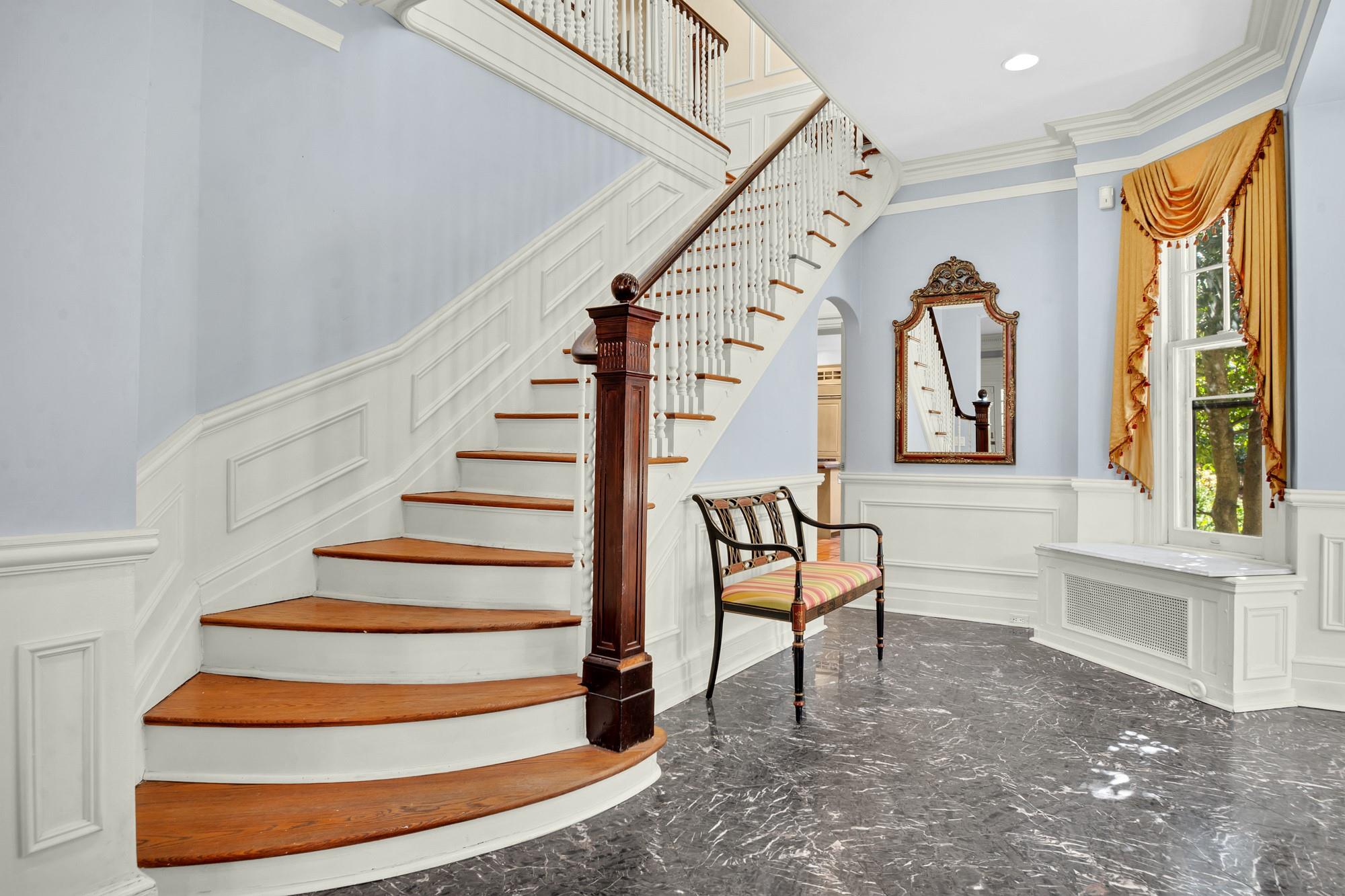 200 Middle Neck Road