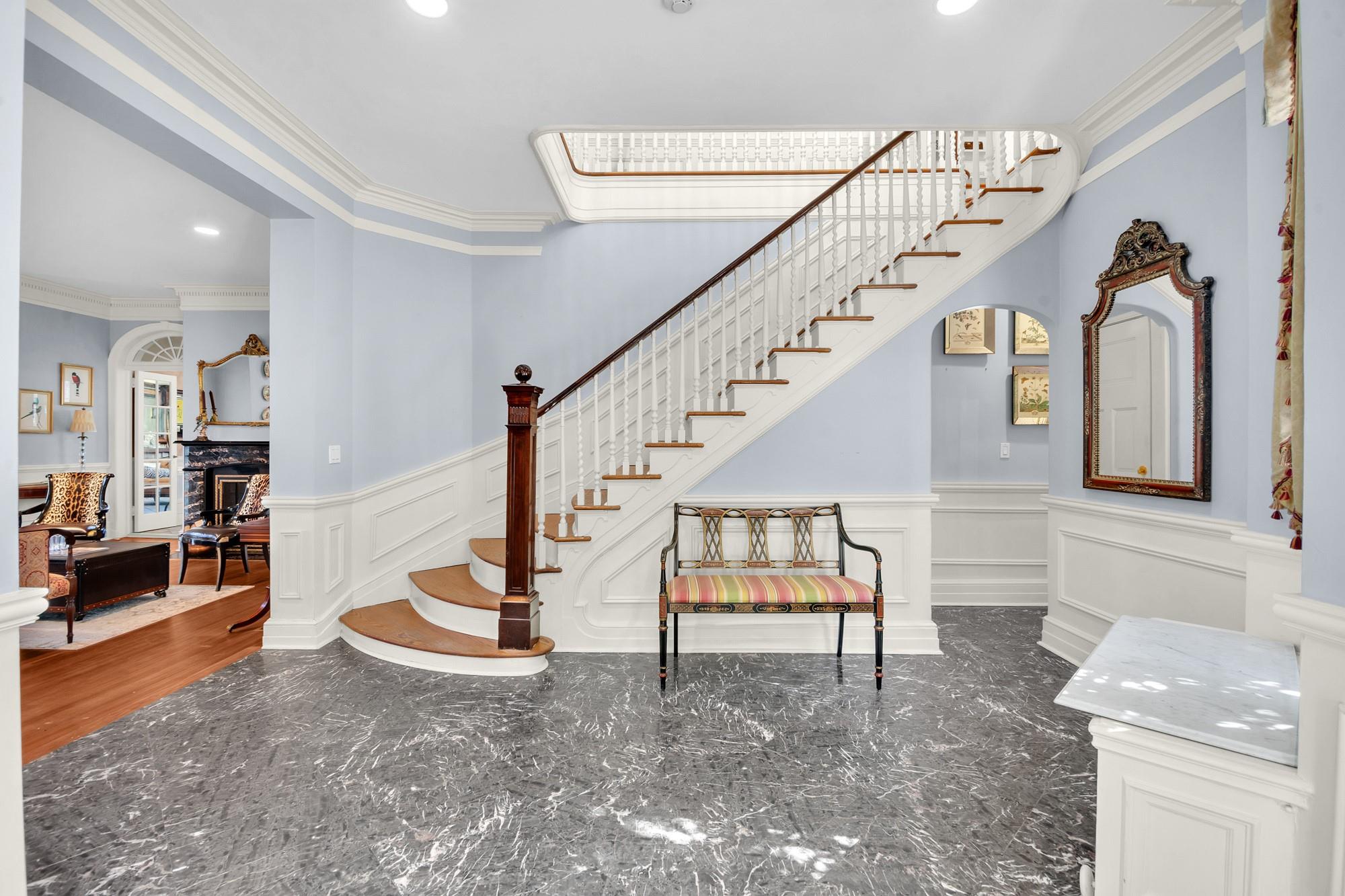 200 Middle Neck Road