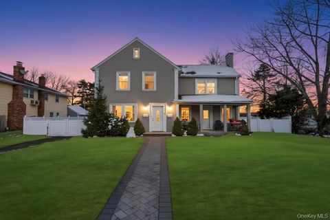 32 Longfellow Avenue Westbury NY 11590