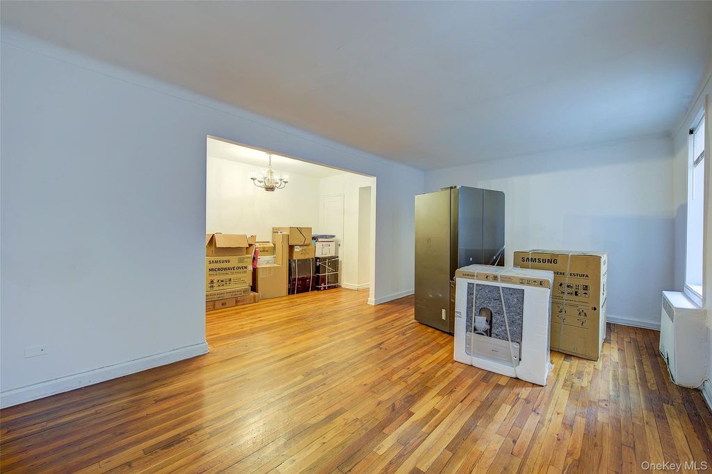 Photo of 67-12 Yellowstone Boulevard #D9, Forest Hills, NY 11375 (MLS # 943876)