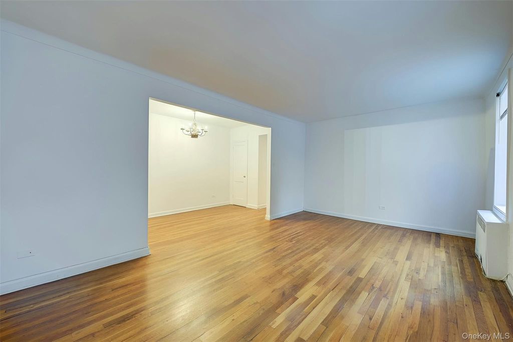 Photo of 67-12 Yellowstone Boulevard #D9, Forest Hills, NY 11375 (MLS # 943876)