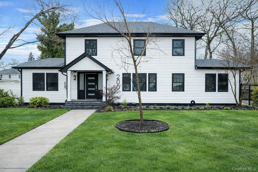 Photo of 200 Evans Avenue, Freeport, NY 11520 (MLS # 965522)