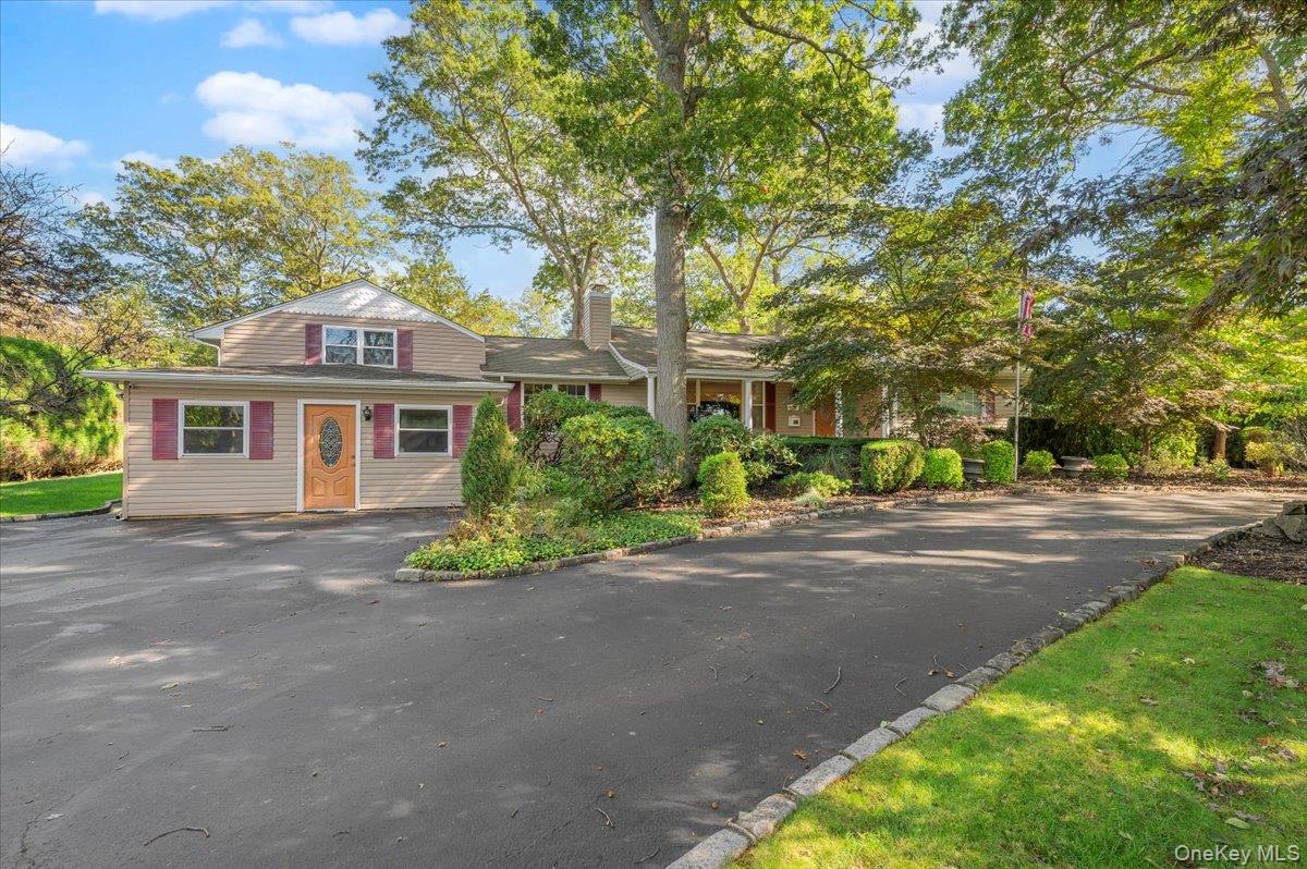 1109 Round Swamp Road