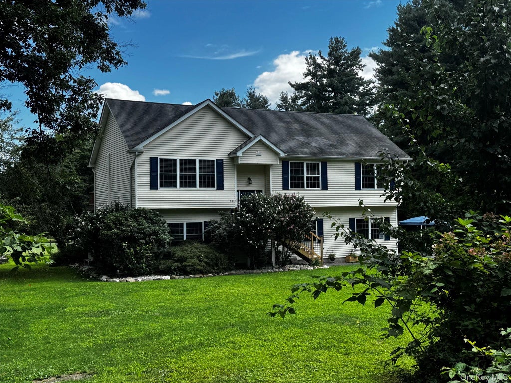 Photo of 59 Gillespie Street, Pine Bush, NY 12566 (MLS # 1042442)