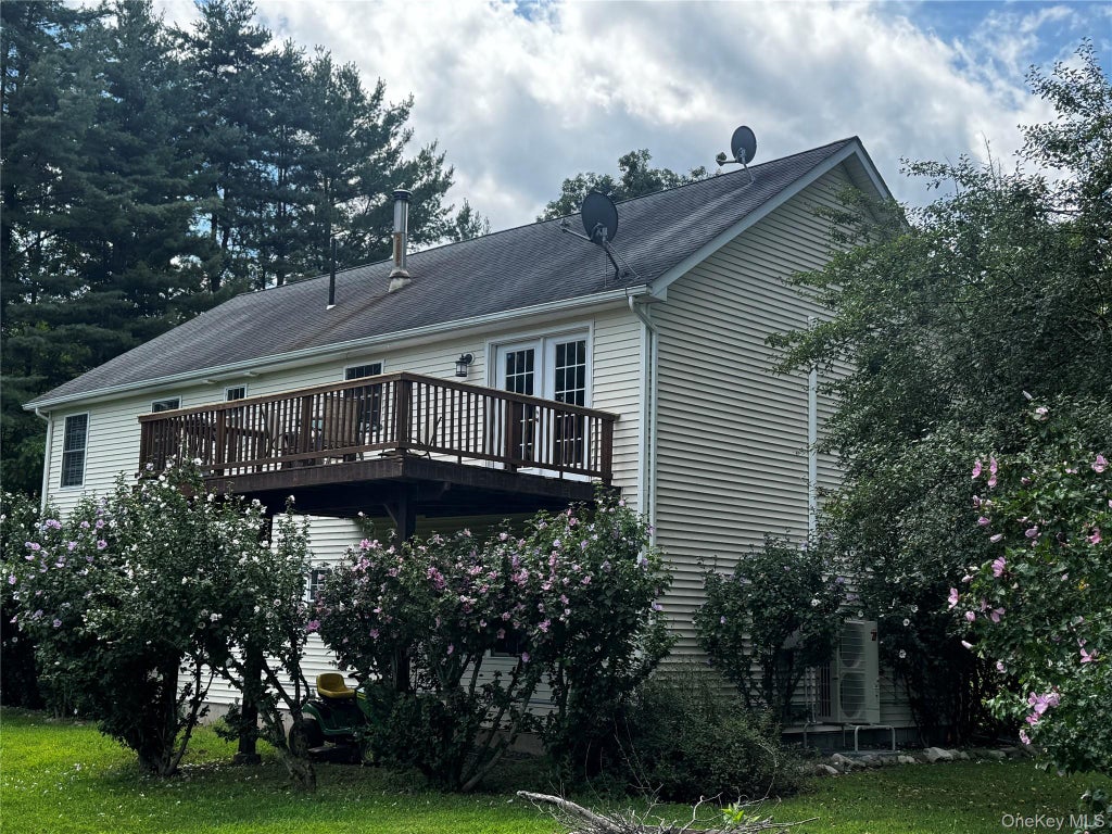 Photo of 59 Gillespie Street, Pine Bush, NY 12566 (MLS # 1042442)