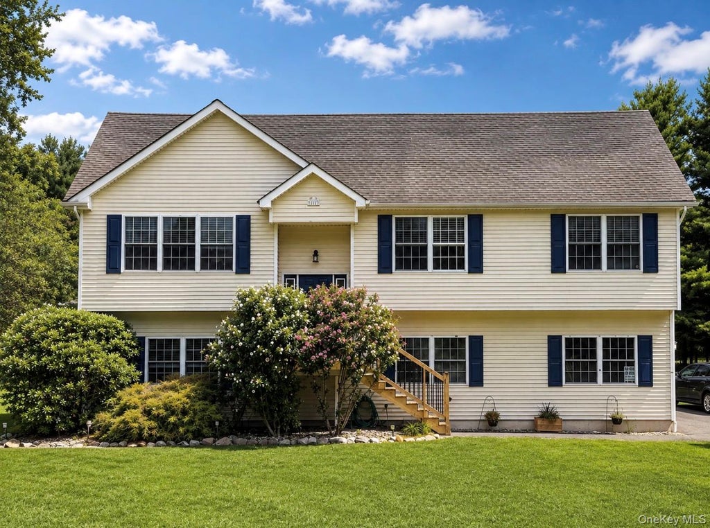 Photo of 59 Gillespie Street, Pine Bush, NY 12566 (MLS # 1042442)