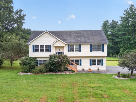 Photo of 59 Gillespie Street, Pine Bush, NY 12566 (MLS # 1042442)