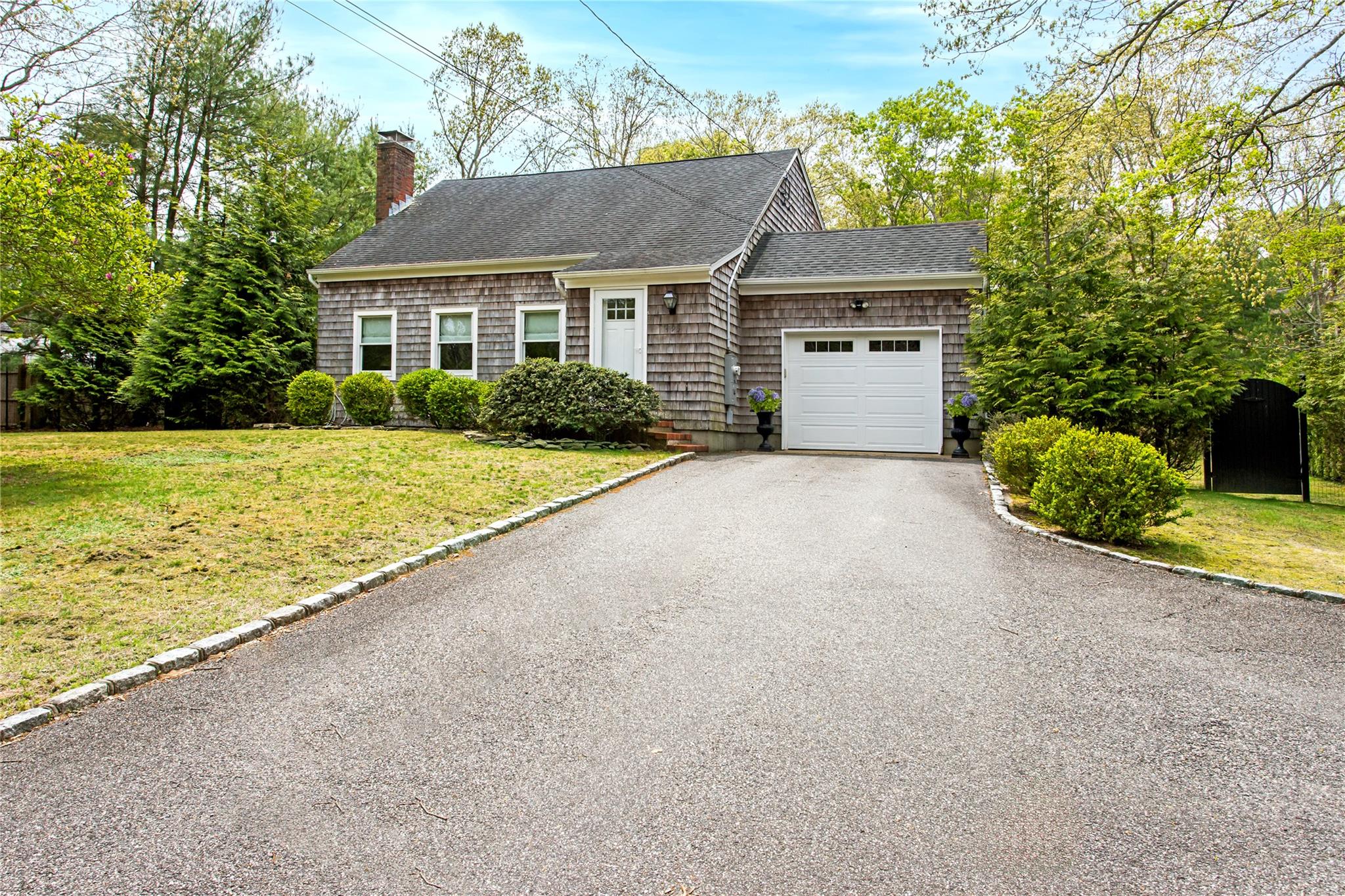 Water Mill Towd Road, Southampton, Hamptons, NY - 3 Bedrooms  
2 Bathrooms - 
