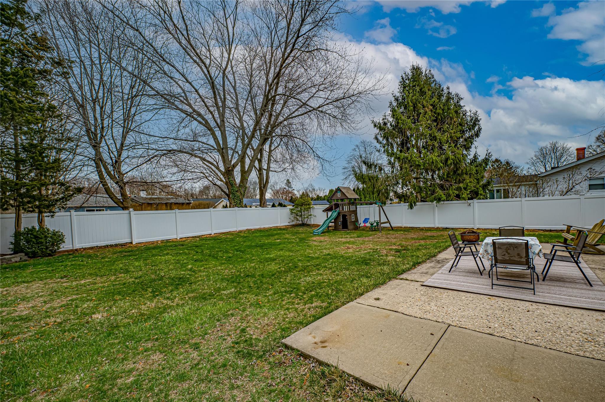 13 N Jarvin Road, Port Jefferson Station, Florida image 22
