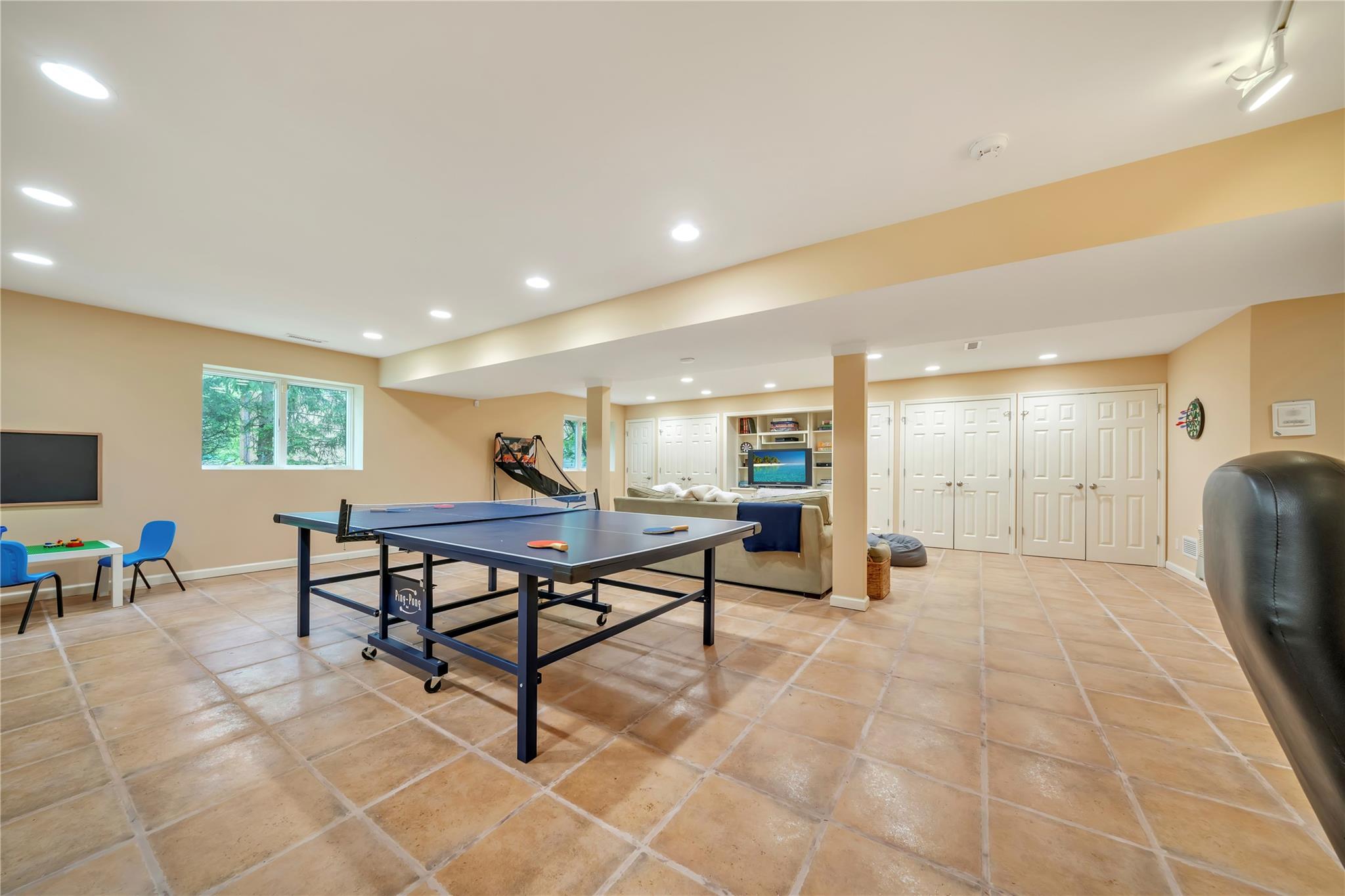 4 Bobby Close, Mamaroneck, New York image 32