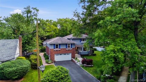 Homes For Sale - 186 N Stratford<br/> Nassau County, Roslyn Heights, NY 11577