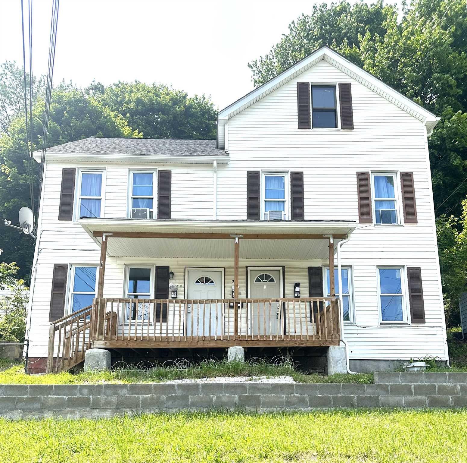 Dubois Avenue 1B, Poughkeepsie, New York - 1 Bathrooms  
1 Rooms - 