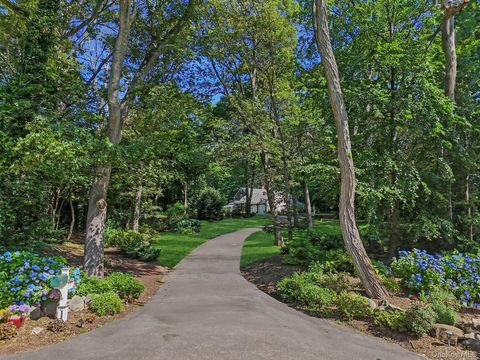 353 Split Rock Road Syosset NY 11791