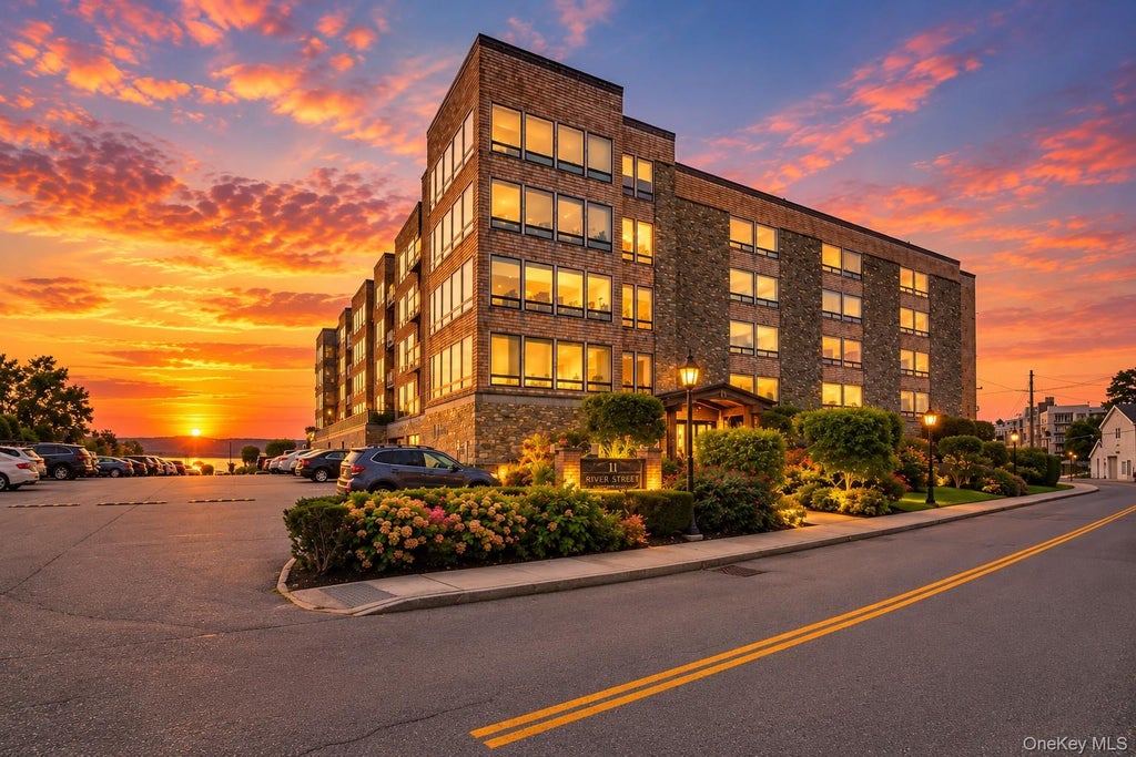 Photo of 11 River Street #402, Sleepy Hollow, NY 10591 (MLS # 1056420)