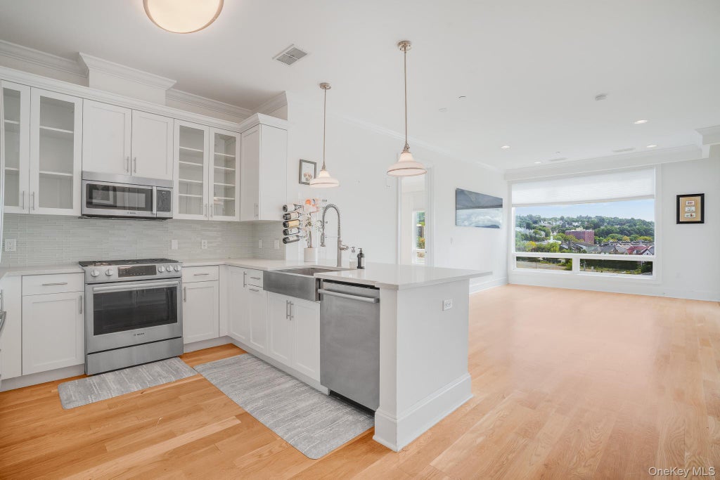 Photo of 11 River Street #402, Sleepy Hollow, NY 10591 (MLS # 1056420)