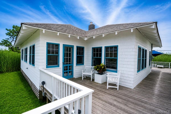 106 WEST WALK, BAY SHORE, NY 11706 - Image 56092ceee34663c2be1f1be0df6a75aa/2221917403