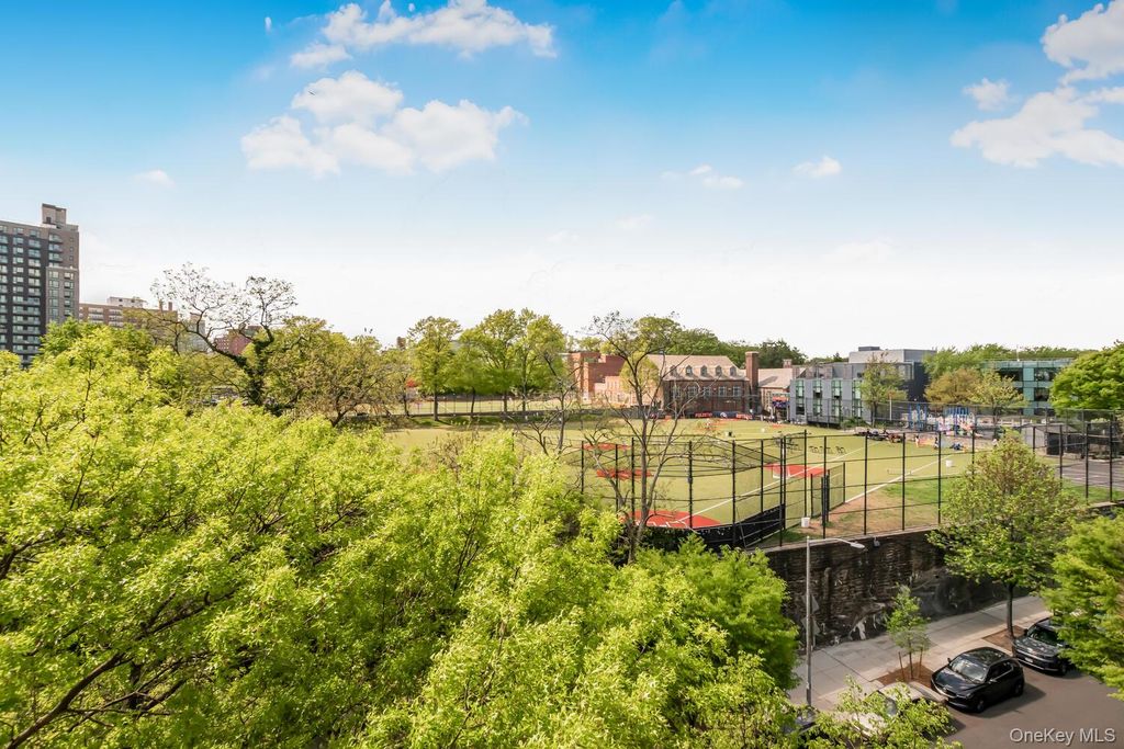 Photo of 3840 Greystone Avenue #5L, Bronx, NY 10463 (MLS # 957558)