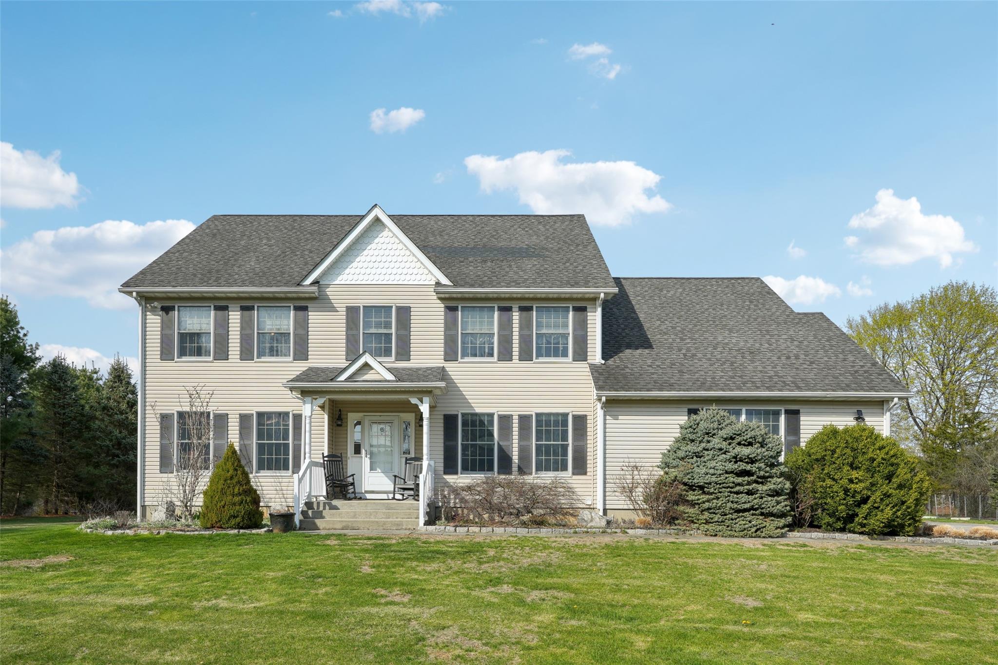 Old Pawling Road, Pawling, New York - 4 Bedrooms  
3 Bathrooms  
10 Rooms - 