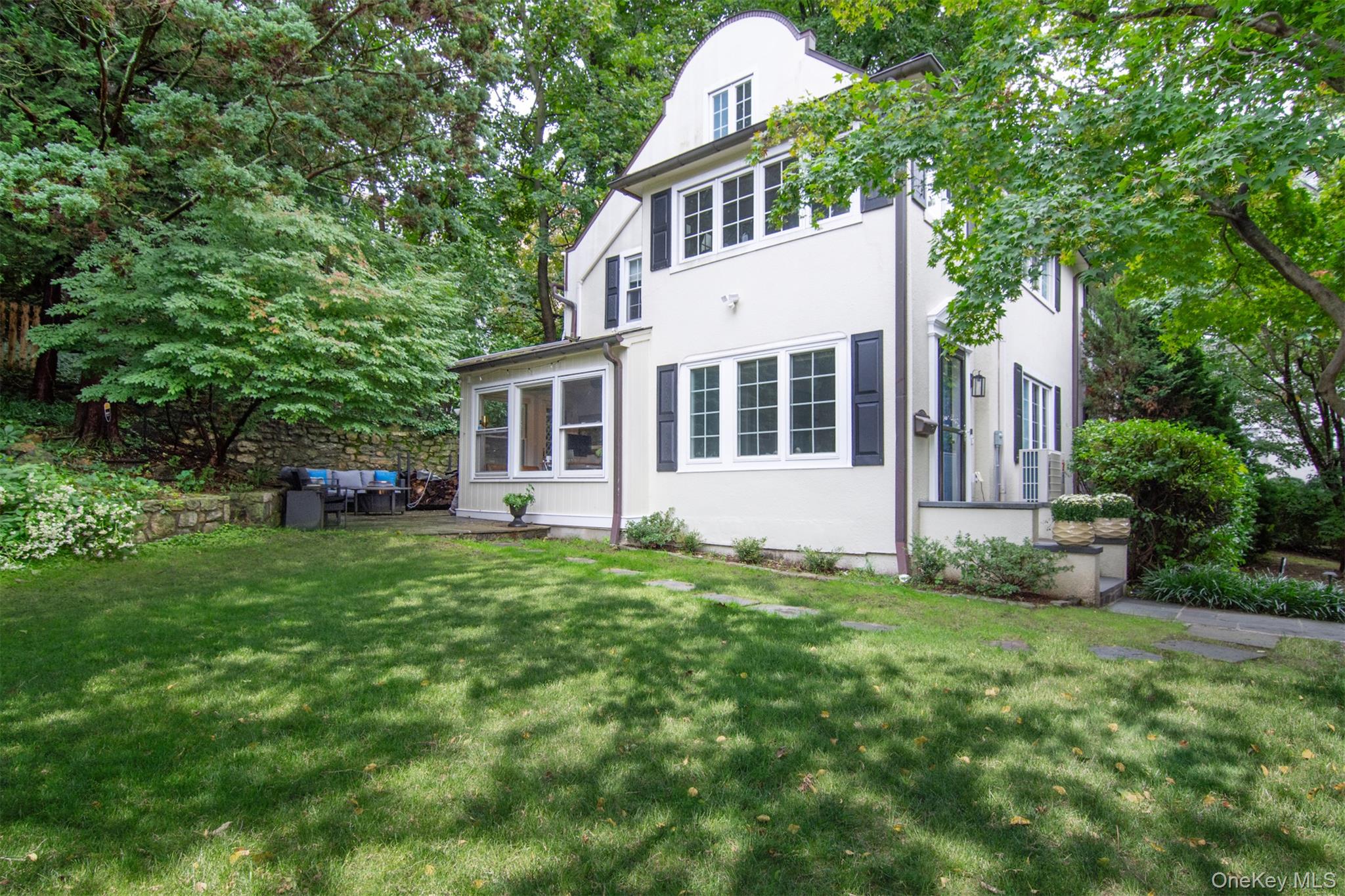 6 Beverly Road